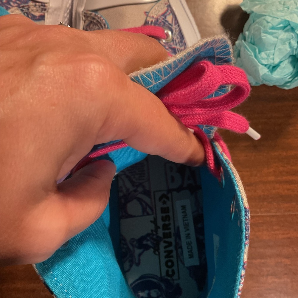 Converse Batman High-Top Sneakers - Pink and Blue - Picture 9 of 9